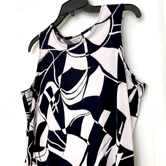 Laura Ashley black & white sleeveless top - Picture 2 of 7